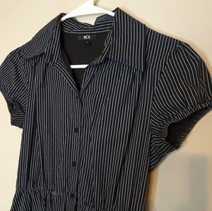 🛍️4 for $14🛍️ BCX Black & white vertical pinstripes button down belted dress